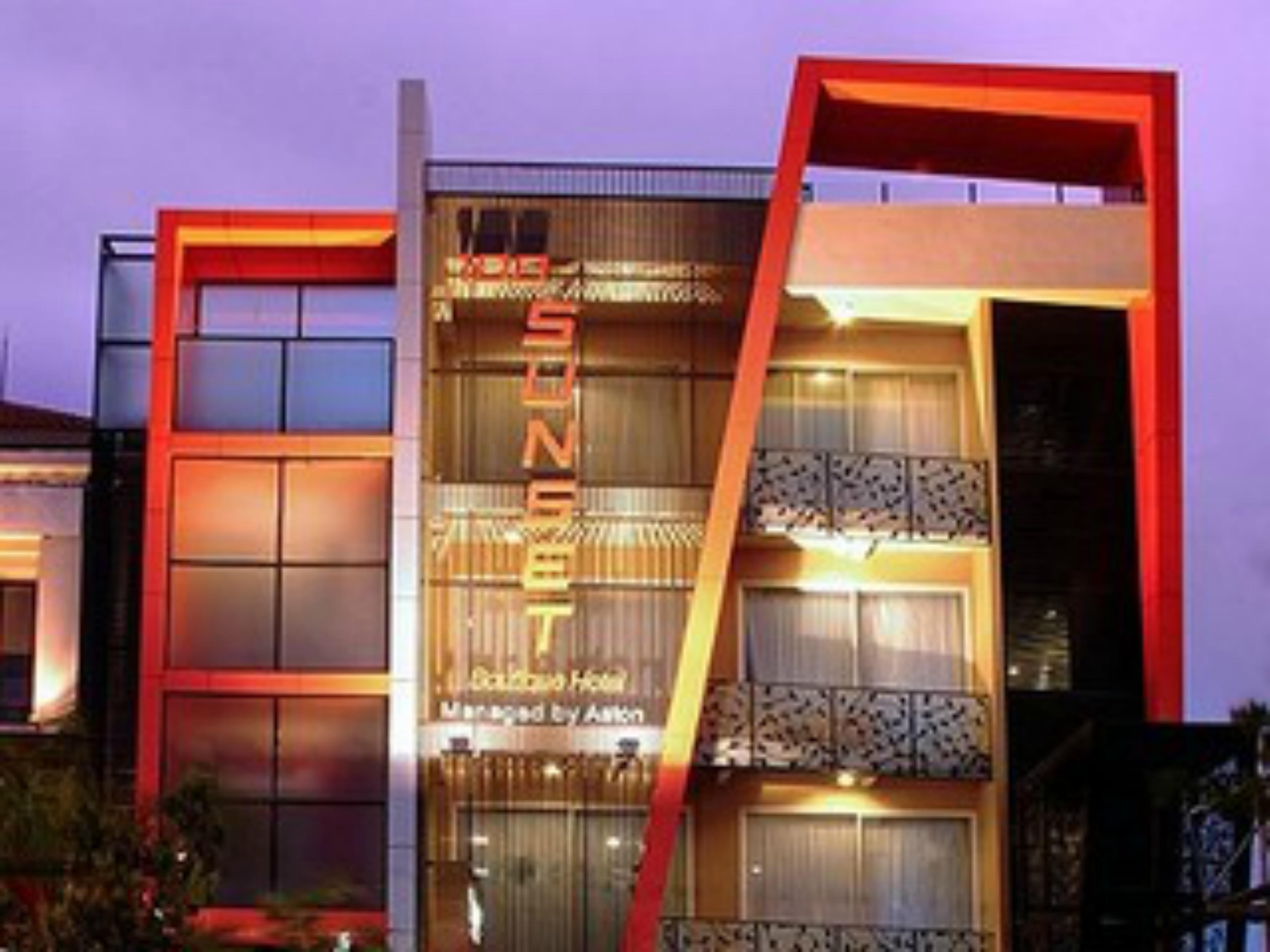 100 Sunset Kuta Hotel & Ballroom Екстериор снимка