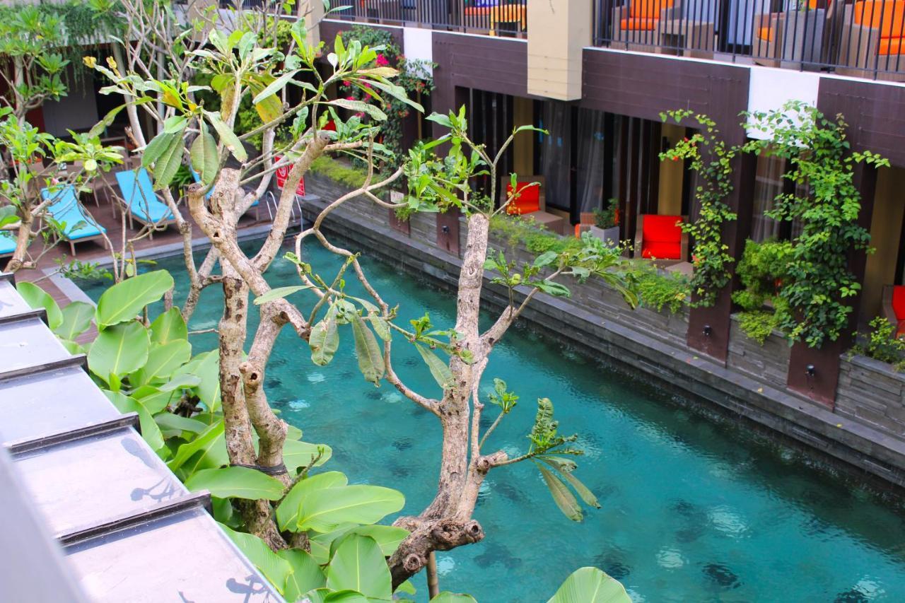 100 Sunset Kuta Hotel & Ballroom Екстериор снимка