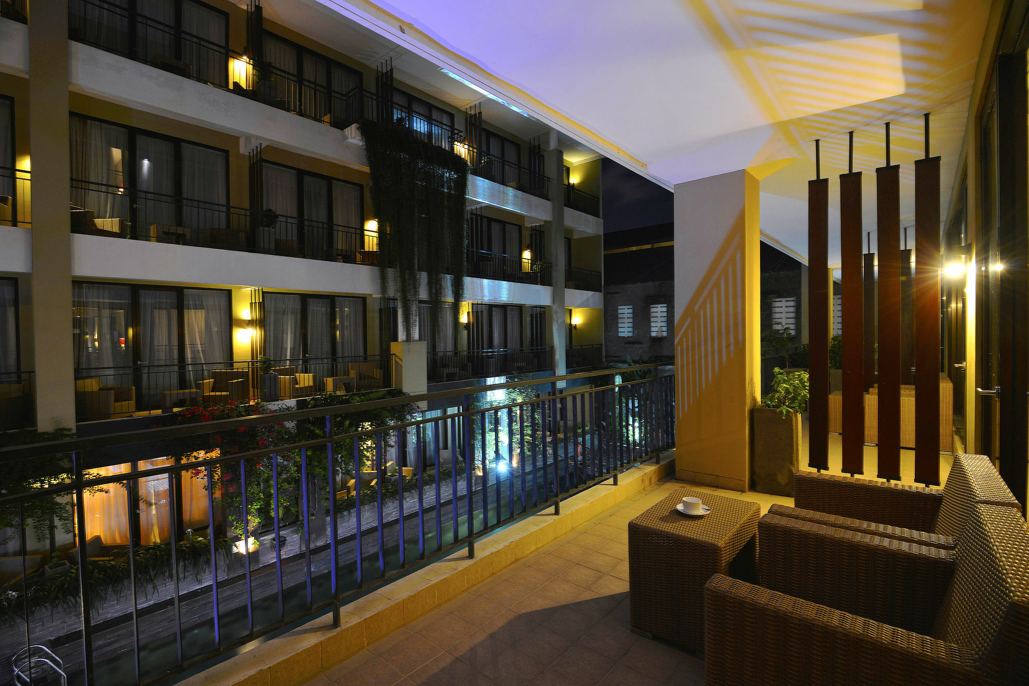 100 Sunset Kuta Hotel & Ballroom Екстериор снимка