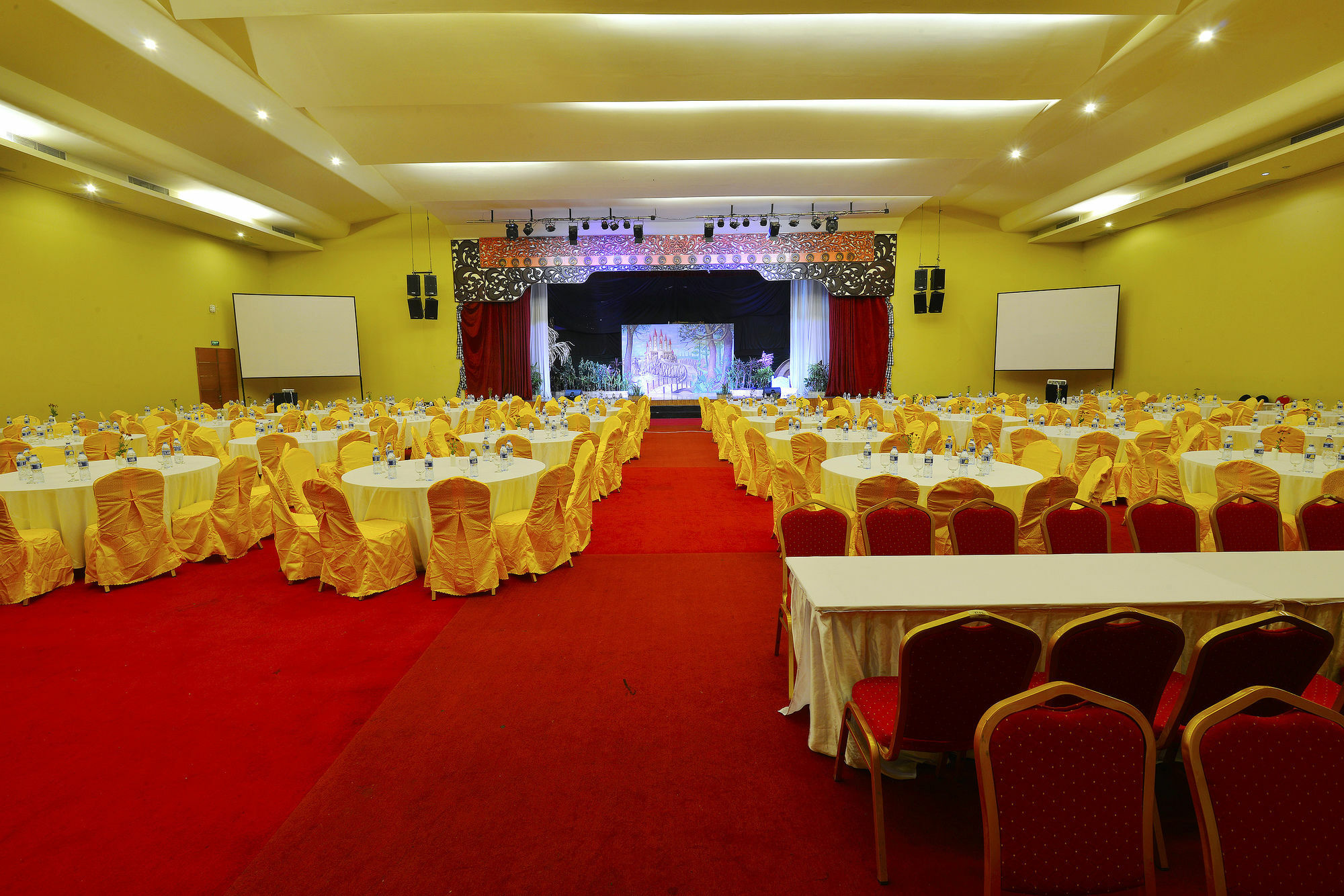 100 Sunset Kuta Hotel & Ballroom Екстериор снимка